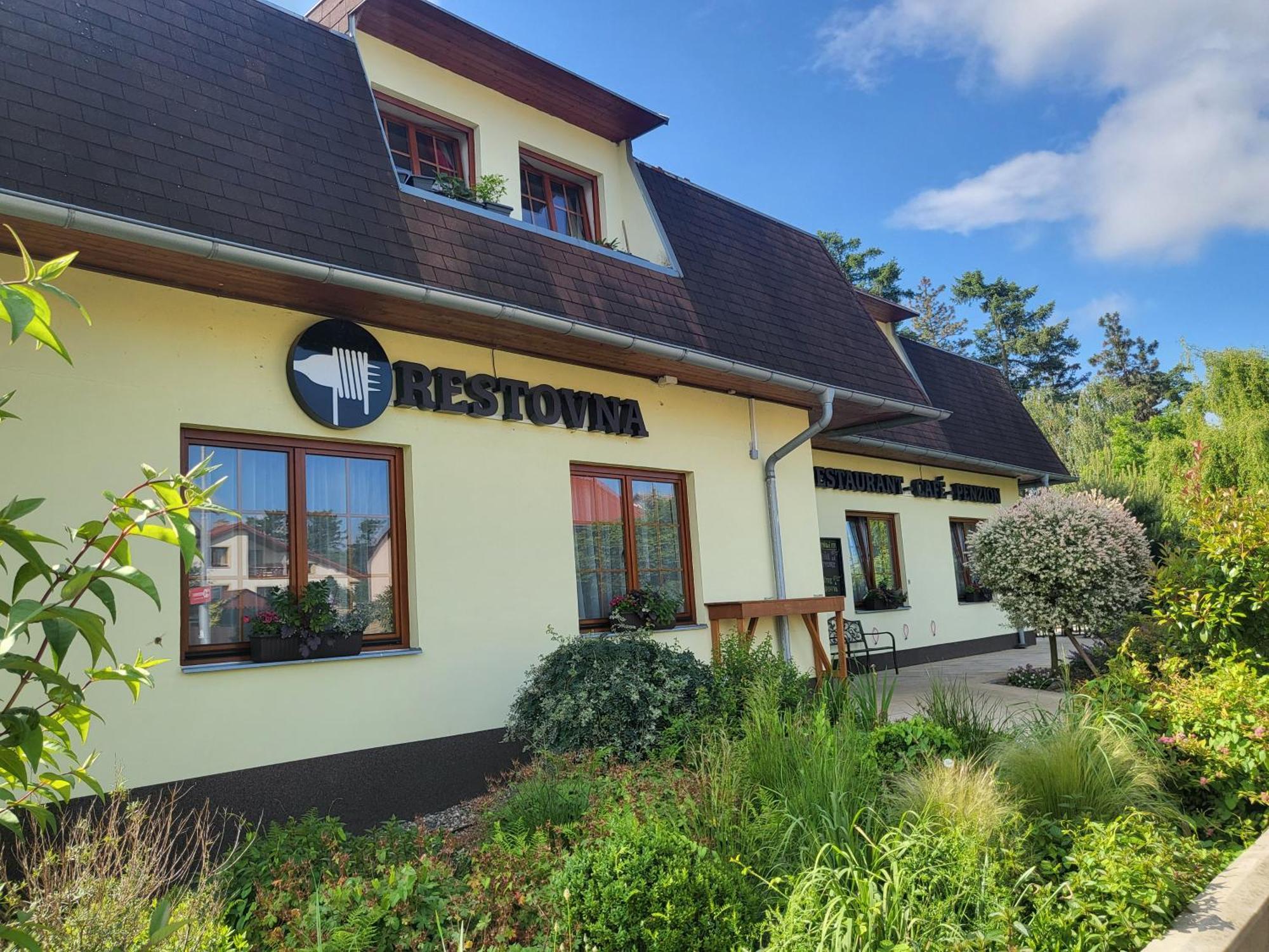 Hotel Restovna Jiloviste Exterior photo